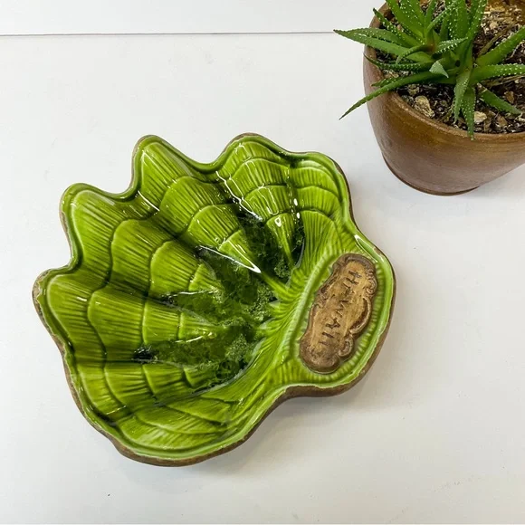 Vintage Mcm Hawaiian Green Ceramic Seashell Ashtray Dish - Picture 2 of 7